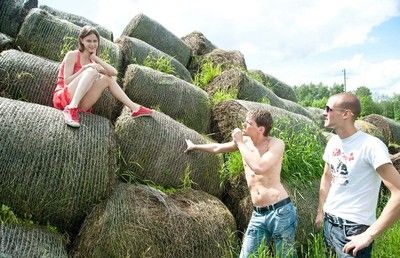 Beata undine slammed by two fuck hungry guys outdoors