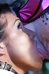 Glamourous Lesben Mit Erstaunlich Körper durchführen ein dampfenden bdsm Szene