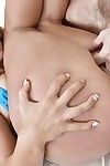 Latina cutie pornstar Kelsi Monroe exibindo Grande espólio considerando que a winsome Hardcore Anal