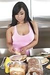La grasa asiático prostituta Kya trópico Tengo su apple fondos de cavado en el cocina contador