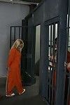 خريج السجون شيلا Stylez مع كبير الثدي في A المتشددين تبا في على دش