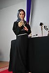 Abgerundet Muslim Babe Brandy Aniston streicheln Ihr Arsch
