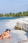 seks уморили брюнеты Yvonne Brzoskwinia i Tera Bond zobacz Podwójny Eleganckie na w Plaża