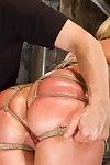 grande Culo Mellanie Monroe trae su Atractivo curvas a hogtied para nosotros a cadena su