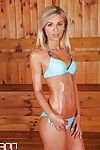 yetersiz Altın Saçlı Coed Chloe Lacourt Mastürbasyon kapalı genç Dangalak içinde sauna