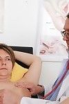 Massive melodious woman Iva Untamed has hirsute fur pie checked out by doctor