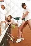 Europea tenis jugador Amirah Adara deportes Anal Creampie más tarde al aire libre Golpeando