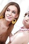 यूरोपीय महिला पर महिला जुडी मुस्कान देता है लाल सेक्स खिलौना करने के लिए प्रिय पोर्नस्टार भयंकर चुदाई