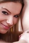 Europäische weiblich auf weiblich Judy lächeln gibt Rot Sex Spielzeug zu Liebe Berinice