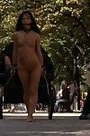 Europea beauty, amabella es tomado ama el streets, en nature\'s atuendo naked, y hecho a