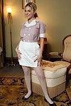 潮湿的 摩洛伊斯兰解放阵线 安吉拉 Attison 蒂斯 在 一个 酒店 作为 一个 清洁 lady. 此 小妞 好处 从 抓住了 mas