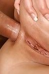 दर्द टीना गेब्रियल देता है एक ऊपर करीब छवियों के उसके चिकनी पर शीर्ष गर्भाशय के दौरान होने मजबूत गांड तेज़