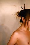 l'adolescent japonais gal Favorable exposer Plat poitrine et Cassé par le biais de branlette espagnole les pointeurs