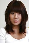 energiek Chinees model Shiho Matsushima uitkleden en verbreding haar benen