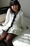 Chinees juveniele Chihiro Tanabe uitkleden en zwelling haar Vagina lippen in Sluiten tot
