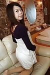 Chinees amateur in buis onthulling haar untamed lichaam en doden douchekamer