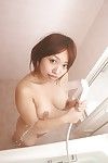 enerjik oryantal milf ile İyi Süt kutular Rika Okabe kazanan banyo ve banyo