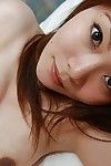 bonito Oriental Beleza Natsuko miyamoto brincando ela Curly gentile exatamente depois de Banheira