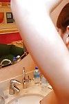 Baştan çıkarıcı Doğu gal ile yeterli göğüsler Orie Okano ile sergilerini Çekici showerroom