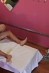 Bbw Oriental Beleza dá um Oleosa massagem e experiências no um maciça pênis