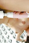 giapponese cutie Sakura Aragaki giocando  gabbia di amore durante si masturba