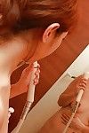 매혹적인 동양 섹시한중년여성 가 리 범퍼 유리코 히라쓰카 시 스 showerroom