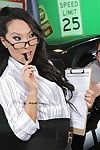 ужасть Chiński gwiazda porno w okulary Asa Akira robi A Niezrównana Sex oralny