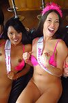 jeugdige Thaise vriendinnen Fascinerend klaarkomen op Tongen Van hung jongen Stripper