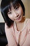 Chinês modelo Minori Nagakawa Erótica dança para baixo e expondo ela peludos gentile