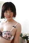 harteloze Chinees puber Kasumi miyata het krijgen van ontdekt en versterken haar benen