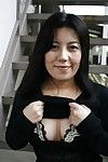 Smiley Japanisch Melodisch lady ausziehen und Necken Ihr unrasierte gash