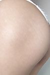 Svelte japonais Jolie envoûtant off Son les sous-vêtements et l'élargissement de Son les jambes