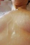Japanisch Milf setsuko Miwa erfreulich Bad und auszusetzen Ihr fuckable Körper