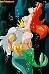 Ariel ภาพแผ่นเหล็ก,สกรู triton อยู่ใต้ คน ทะเล