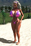 Rubia 3d Bastante en Bikini parpadea su masiva las manzanas en el público Playa Parte 1186