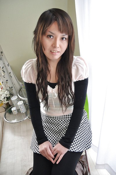 Yoshie Kiyokawa is one gorgeous Asia floozy that amplifies her legs wide