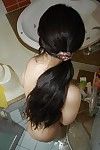japoński dziewczyna Pyszne prysznic i trzeć jej faliste cipa w Obok do