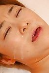 Chinesisch Milf Kyoko Nakano bläst und Höcker ein unflexibel schlong für ein Gesichtsbehandlung