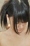japonés bebé Yuka Kojima mostrando su fuckable curvas exactamente después de baño