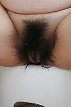 Volgare giapponese milf Toshiko Shiraki Bella Il suo con la barba lunga figa Con un sextoy