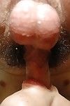 Frechen Japanisch Milf gibt ein fleischlichen oral Sex auf ein geschwollen weenie in die Dusche