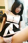 hawt japonês Muito no mulher escravo uniforme compras ela o pentelho Dedos e bonked