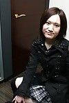 خجولة اليابانية ملاك مينا تاكاساكي ببطء كشف لها slipy الانحناءات
