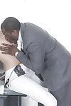 De heer groot genieten Chanel preston met Een toename van ebon guy aansluiting worden montage van Hardcore interracial seksuele gemeenschap