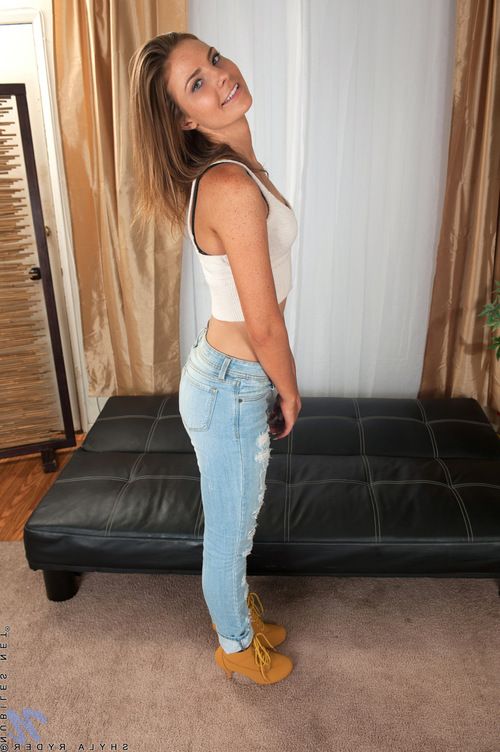 Sweet teen amateur Shyla Ryder sheds jeans & flaunts her lace panties in heels