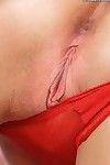 Tempting amateur babe Vanessa Cage displays her shaved gaper
