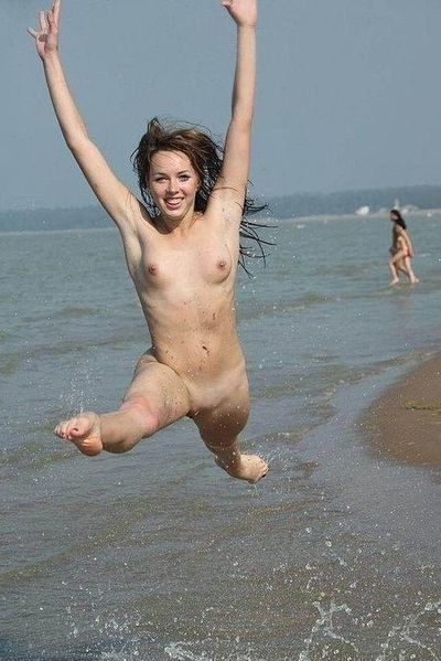 Candid beach fresh chicks  beach voyeur photos topless sunbathing