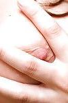 جميلة الهواة ميغان ومضات كبير الطبيعية الثدي في الهواء الطلق في حين بالإصبع مهبل