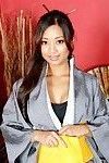 sexy asiatico moglie Babe Kina Kai mostra Il suo Grande Tette e un Splendida Culo