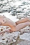 blonde Katia dede zeigt Ihr Atemberaubende suchen Nackt Körper